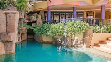 Outdoor pool, pool umbrellas, sun loungers