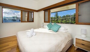4 chambres, fer et planche à repasser, Wi-Fi gratuit, draps fournis