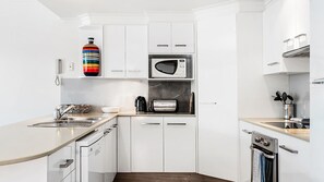 Fridge, microwave, oven, coffee/tea maker