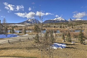 Pool - Luxury Town Home+Hot Tub! Mountain View, River/Lake front, close to Ski Resorts (Silverthorne)