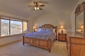 3 bedrooms, iron/ironing board, travel cot, free WiFi - Luxury Town Home+Hot Tub! Mountain View, River/Lake front, close to Ski Resorts (Silverthorne)
