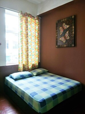 Double Room, Private Bathroom | Desk - B&B Inn - Hostel (Kuching)