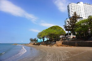 On the beach - Mermaid Seaside Hotel Vung Tau (Ho Chi Minh City)