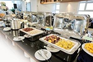 Free daily breakfast