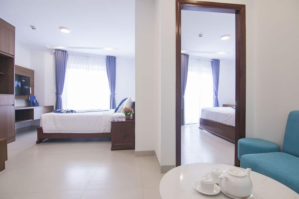 Minibar, in-room safe, desk, blackout curtains