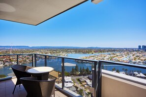 Premier Apartment | Balcony