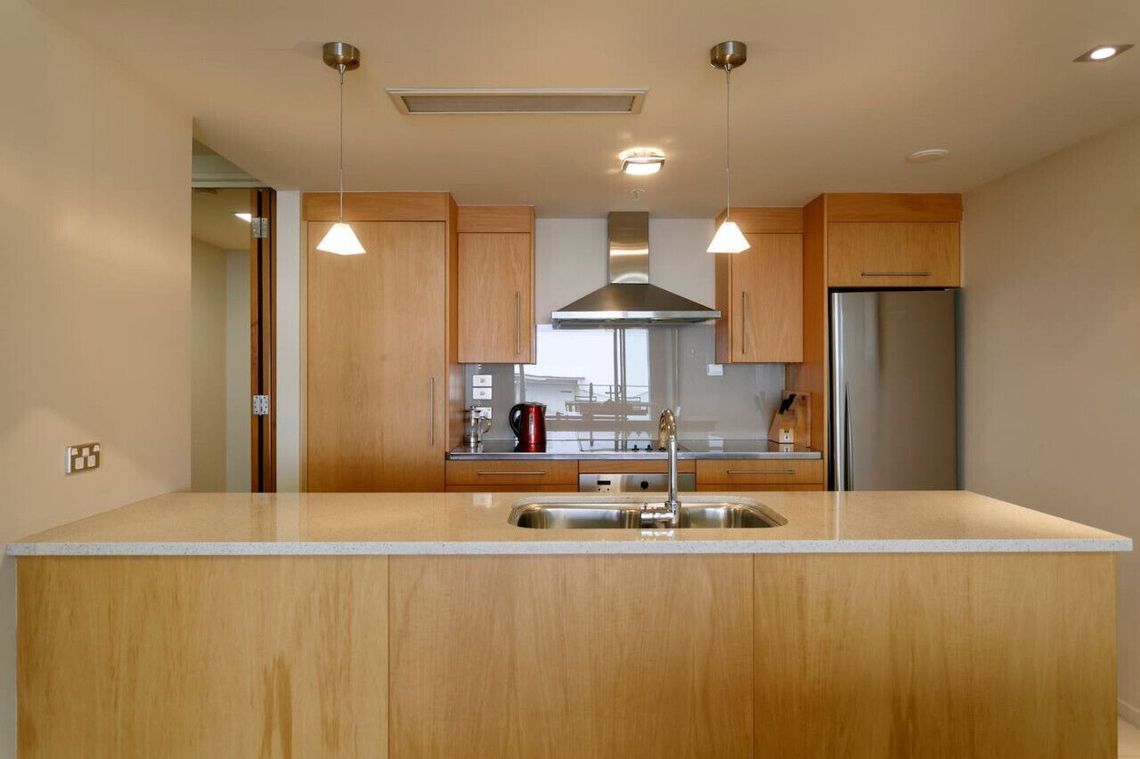 雪櫃、微波爐、焗爐、爐具