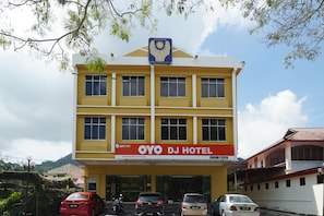 Exterior - OYO 90929 DJ Hotel (Lumut)