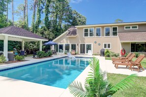 Lämmitetty uima-allas