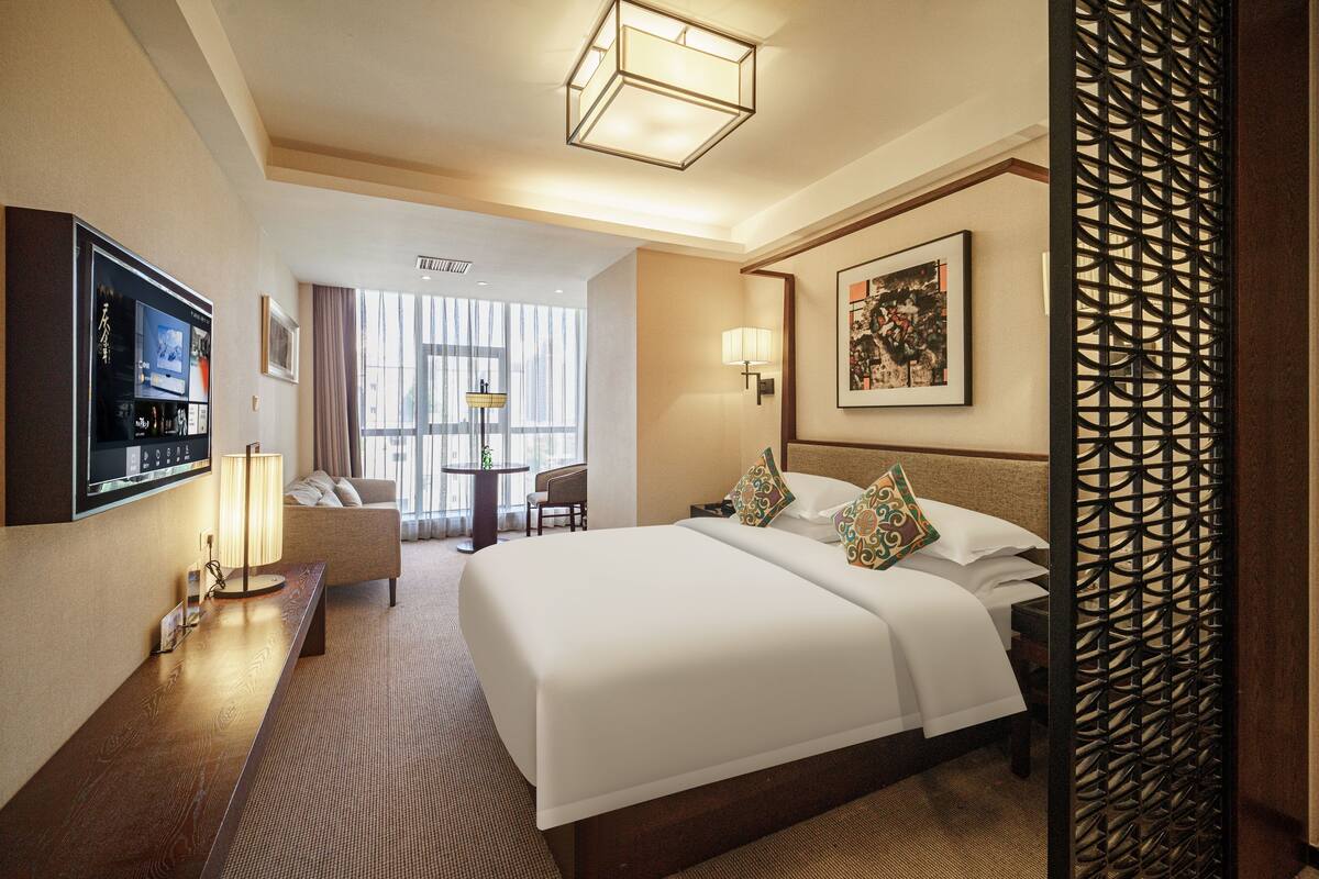 Basic Double Room | Premium bedding, down duvets, minibar, desk