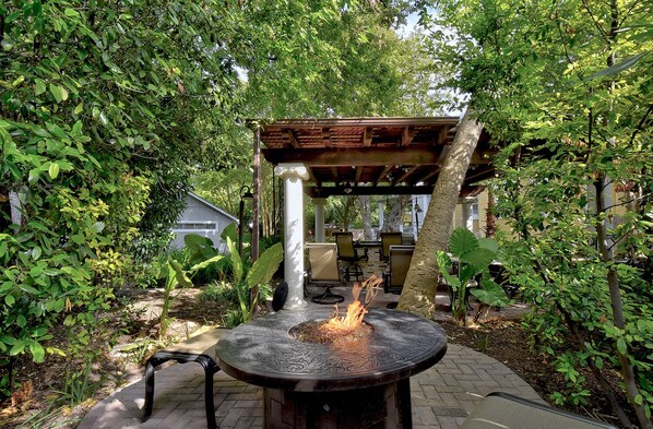 Terrace/patio - Adams Guest Full House, King Williams Area, Southtown (San Antonio)