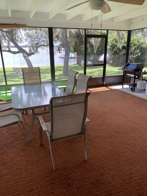 Property grounds - Beautiful Spacious Lakefront home (Lake Placid)