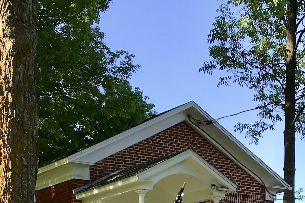 Schoolville Suite in Waterville Village
