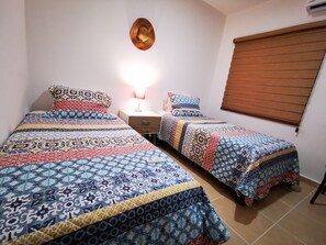 2 dormitorios, tabla de planchar con plancha, wifi y ropa de cama