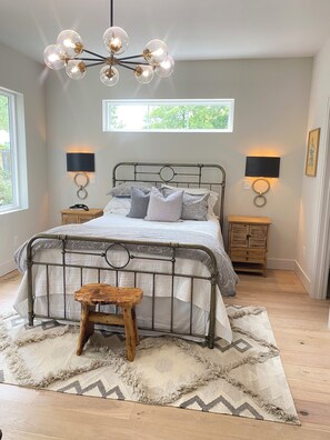 2 camere, una scrivania, ferro/asse da stiro, Wi-Fi gratuito