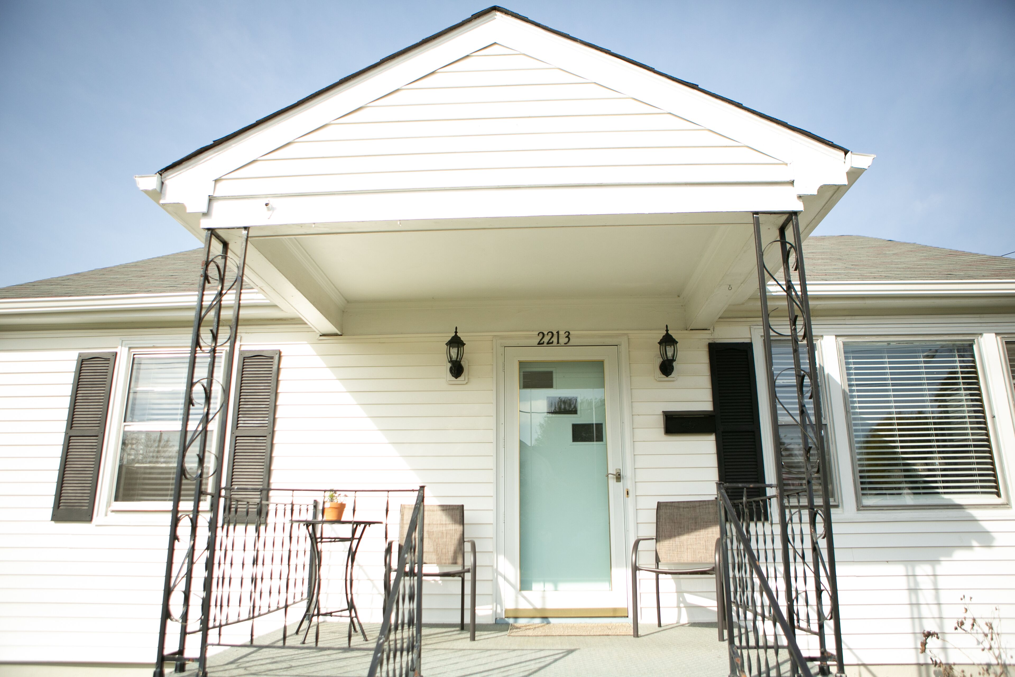 Quaint Bungalow centrally located