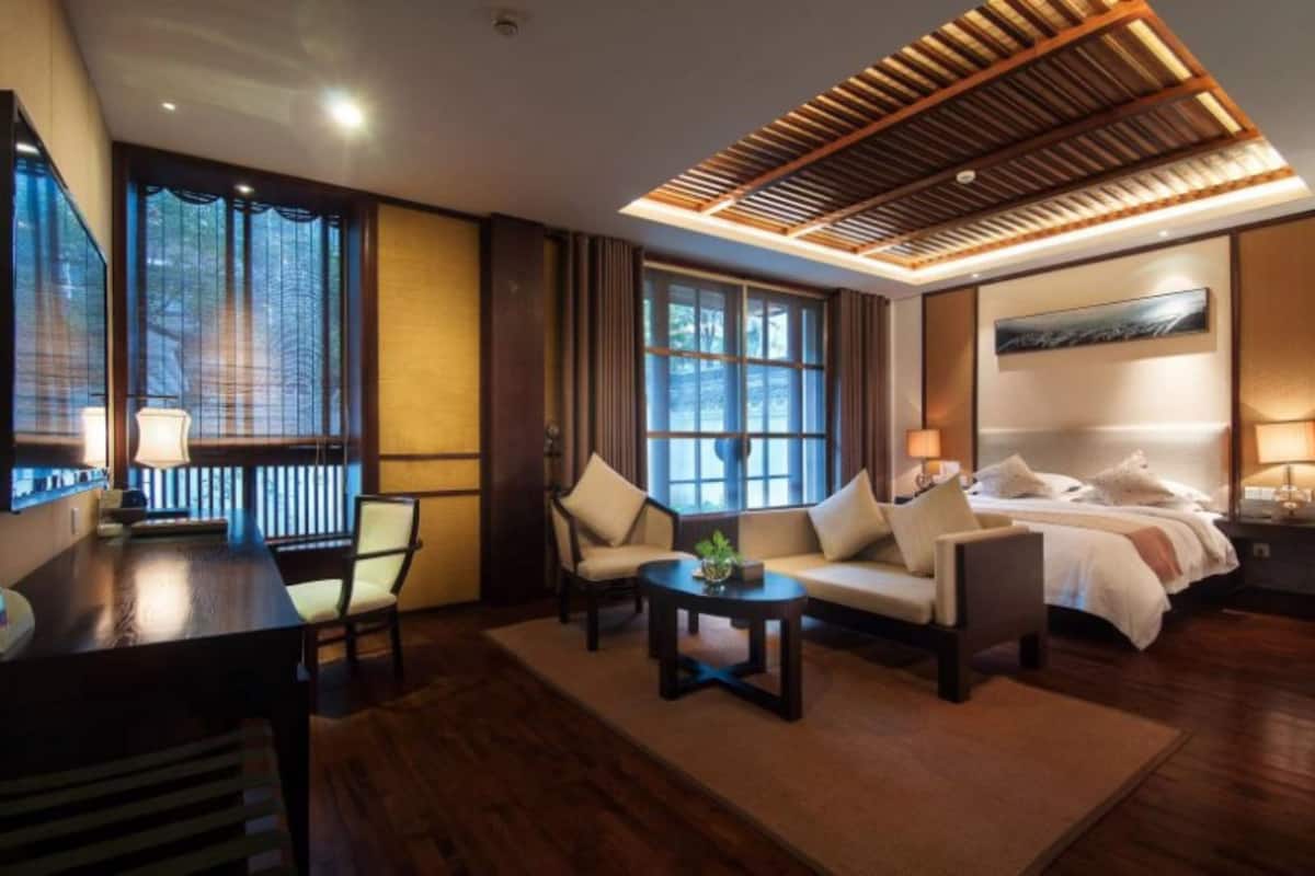 Premier Double Room | Blackout curtains, free WiFi, bed sheets