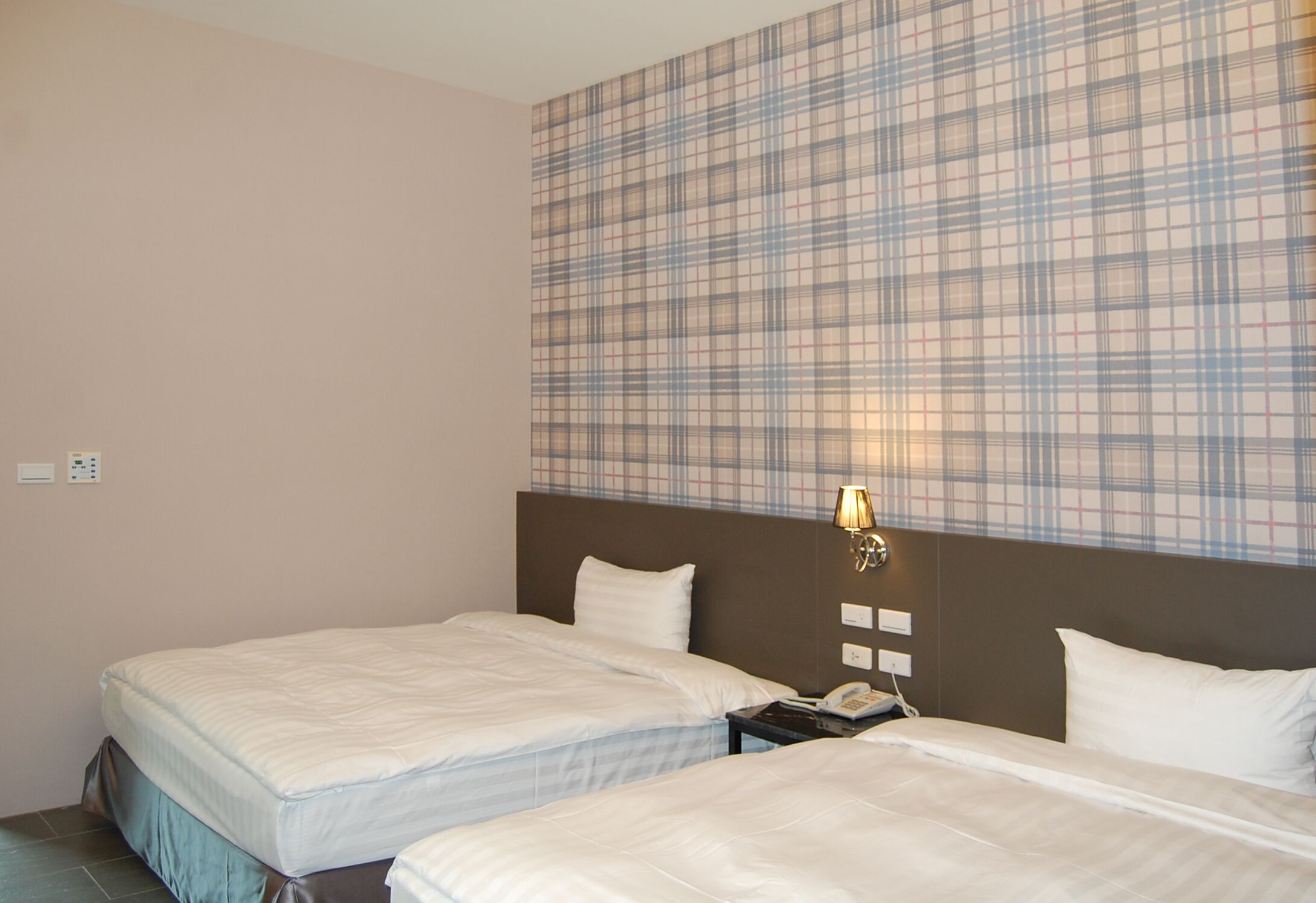 elite twin room | desk, blackout curtains, soundproofing, free wifi