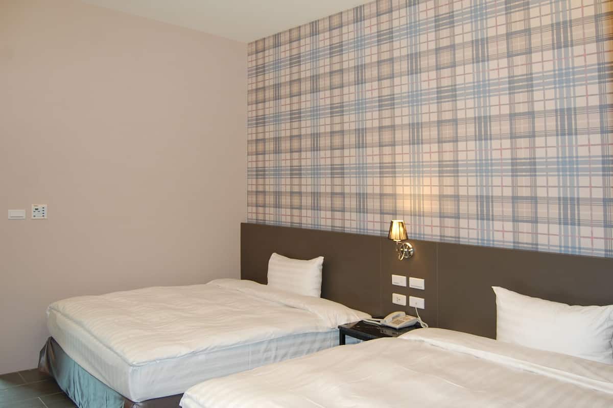 elite twin room | desk, blackout curtains, soundproofing, free wifi