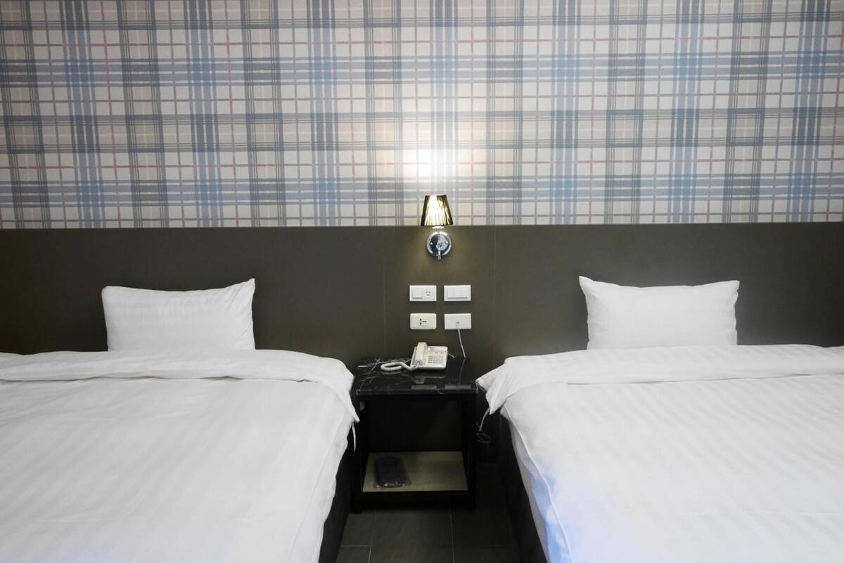 desk, blackout curtains, soundproofing, free wifi