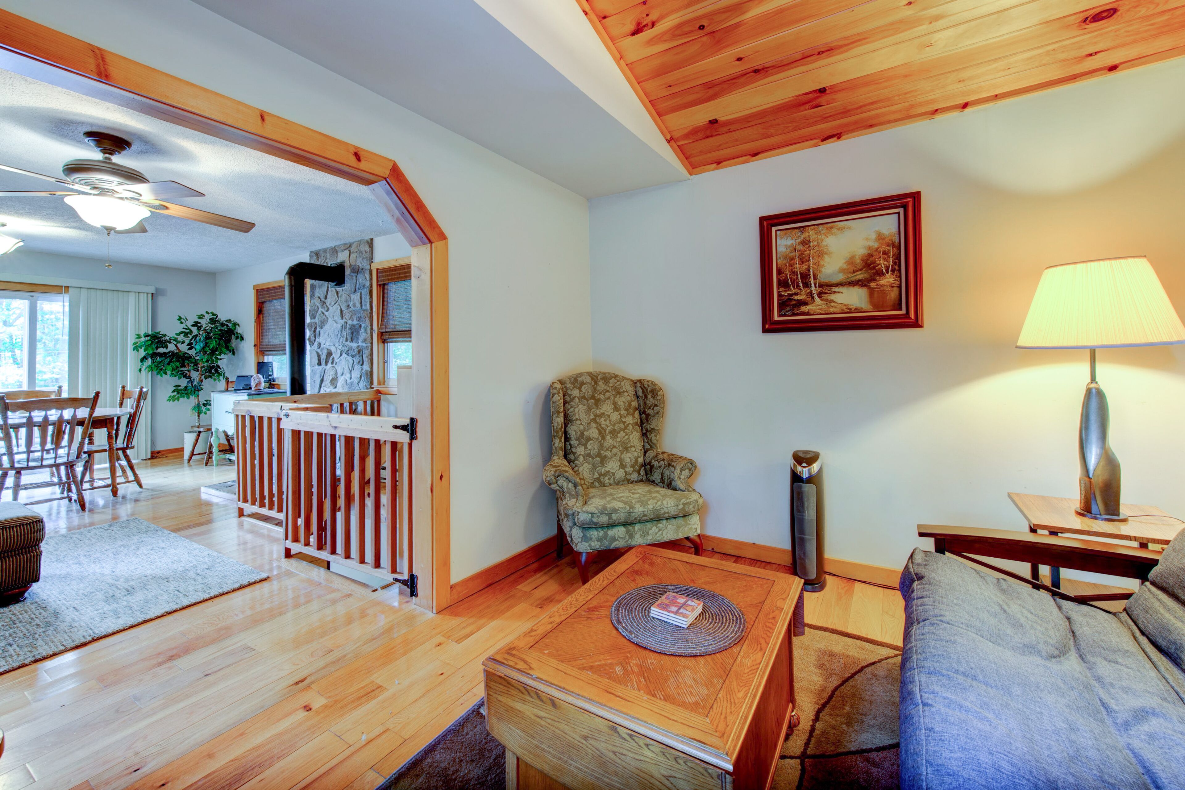 Dog-friendly home in a great, central location w/ private hot tub & golf nearby