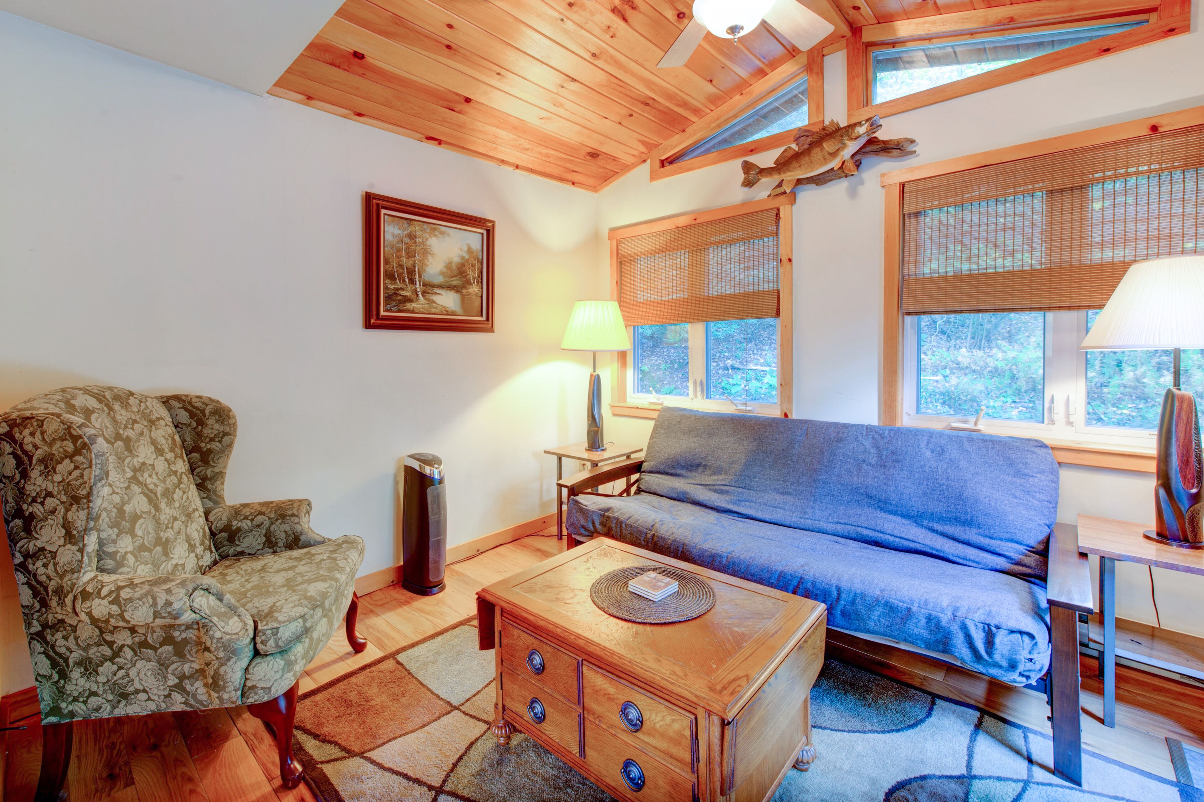 Dog-friendly home in a great, central location w/ private hot tub & golf nearby