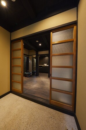 Interior entrance - Rinn Gojo Honmachi (Kyoto)
