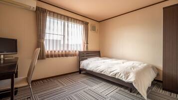 Single Room | Iron/ironing board, free WiFi