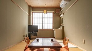 ห้องทราดิชันนัล (Japanese Style, For 2 People) | เตารีด/โต๊ะรีดผ้า, Wi-Fi ฟรี