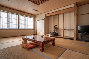 Chambre traditionnelle (Japanese Style, For 6 People) | Fer et planche Ă repasser, accĂšs au Wi-Fi (inclus)