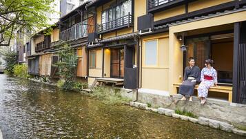 Ferienhaus (Private Vacation Home) | Blick vom Balkon