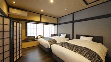 Private Vacation Home | 2 bedrooms, desk, free WiFi, bed sheets