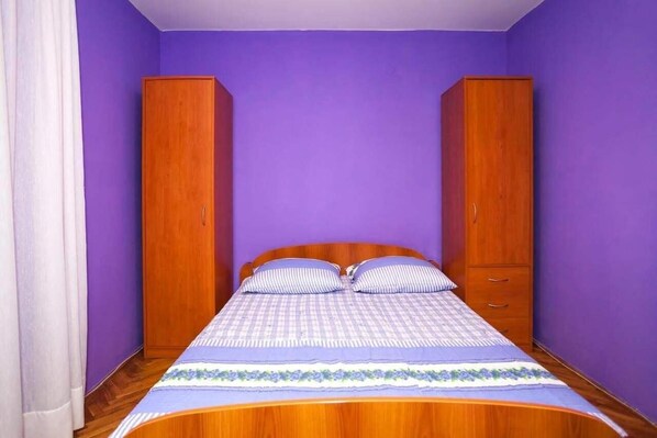 Apartment, 1 Schlafzimmer (Purple) | 1 Schlafzimmer, Schreibtisch, Bügeleisen/Bügelbrett, kostenloses WLAN