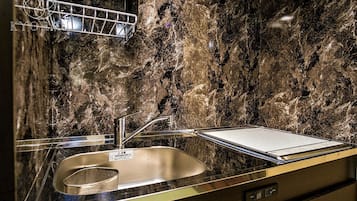 Private Vacation Home | Private kitchen | Full-sized fridge, microwave, stovetop, electric kettle