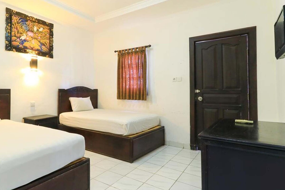 Desk, free WiFi, bed sheets