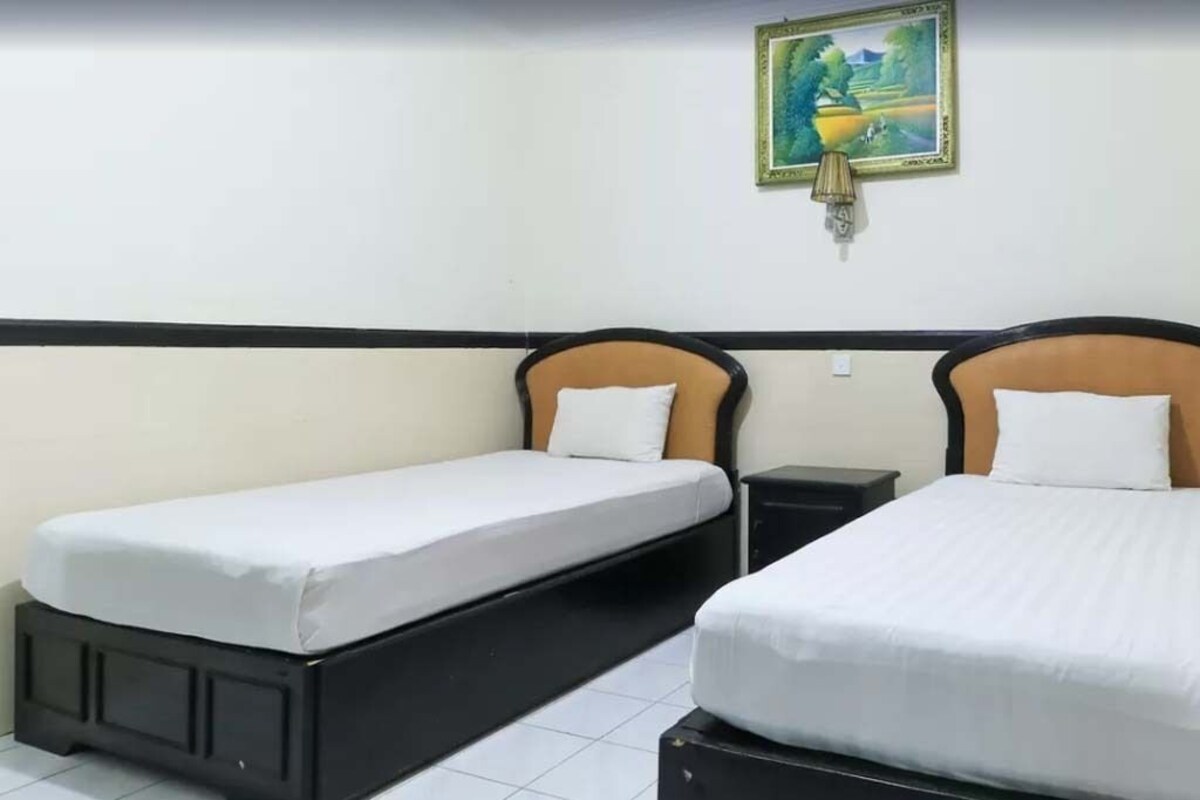 Desk, free WiFi, bed sheets
