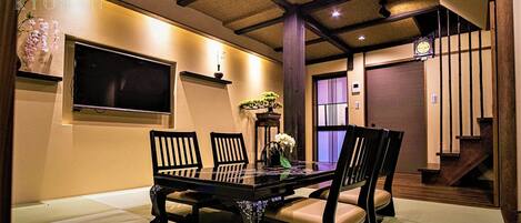 Private Vacation Home | 3 bedrooms, premium bedding, memory foam beds, desk