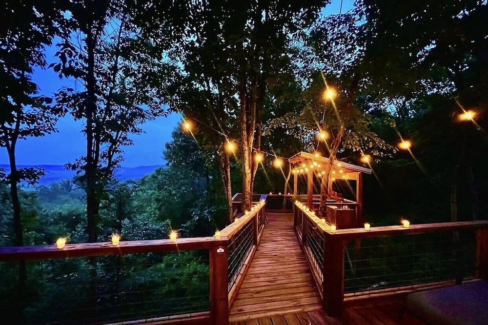 Romantic Tree House Retreat, Private 15 Acres, Mountain Views, Ofuro Soaking Tub