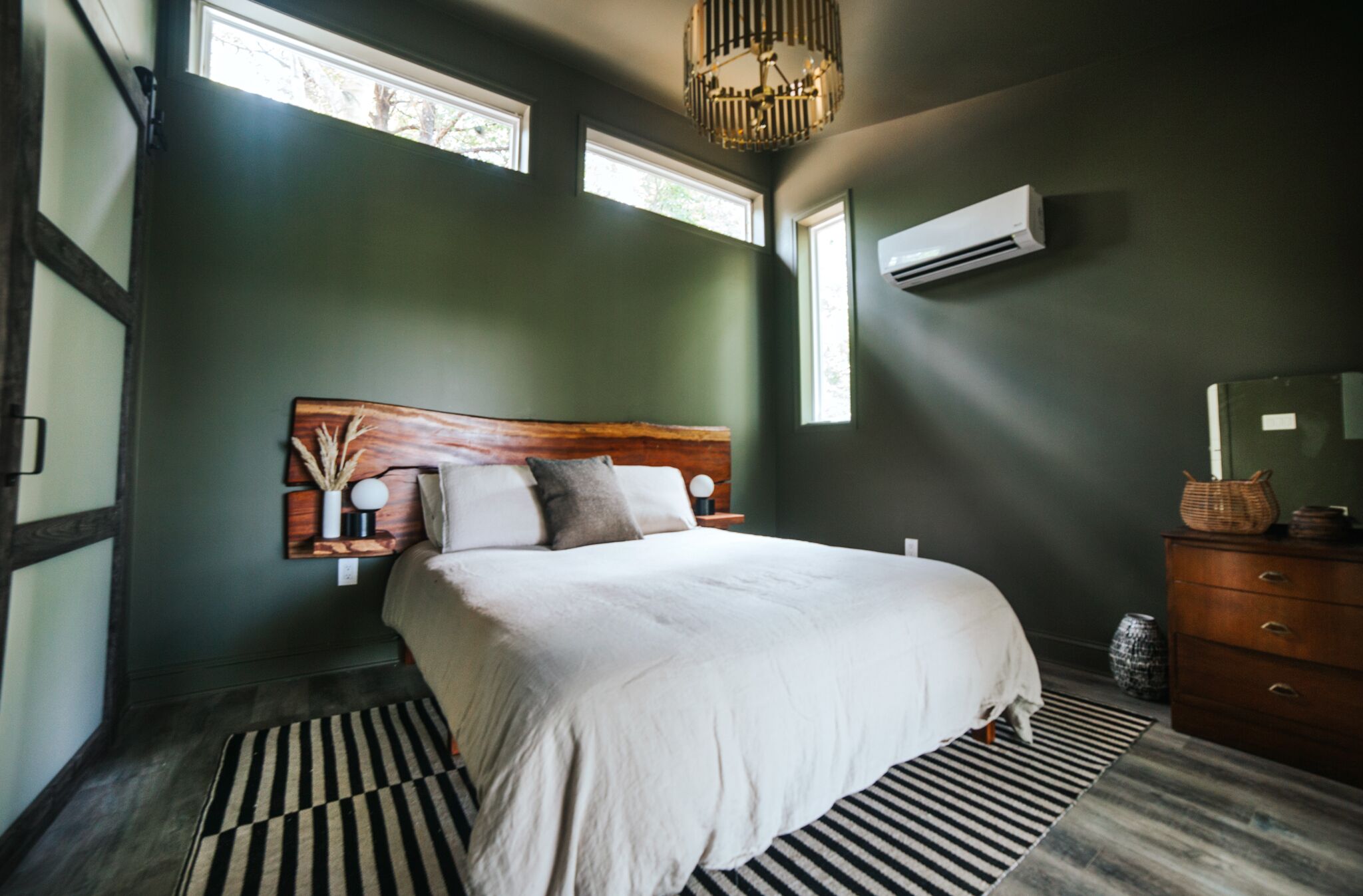 Romantic Tree House Retreat, Private 15 Acres, Mountain Views, Ofuro Soaking Tub