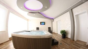 Indoor spa tub