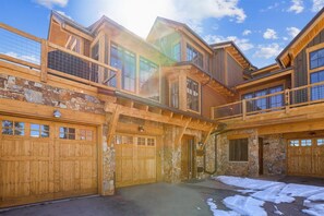 Exterior - Spacious 3BR townhome in Breckenridge with stunning views at Baldy Mountain Overlook! (Breckenridge)