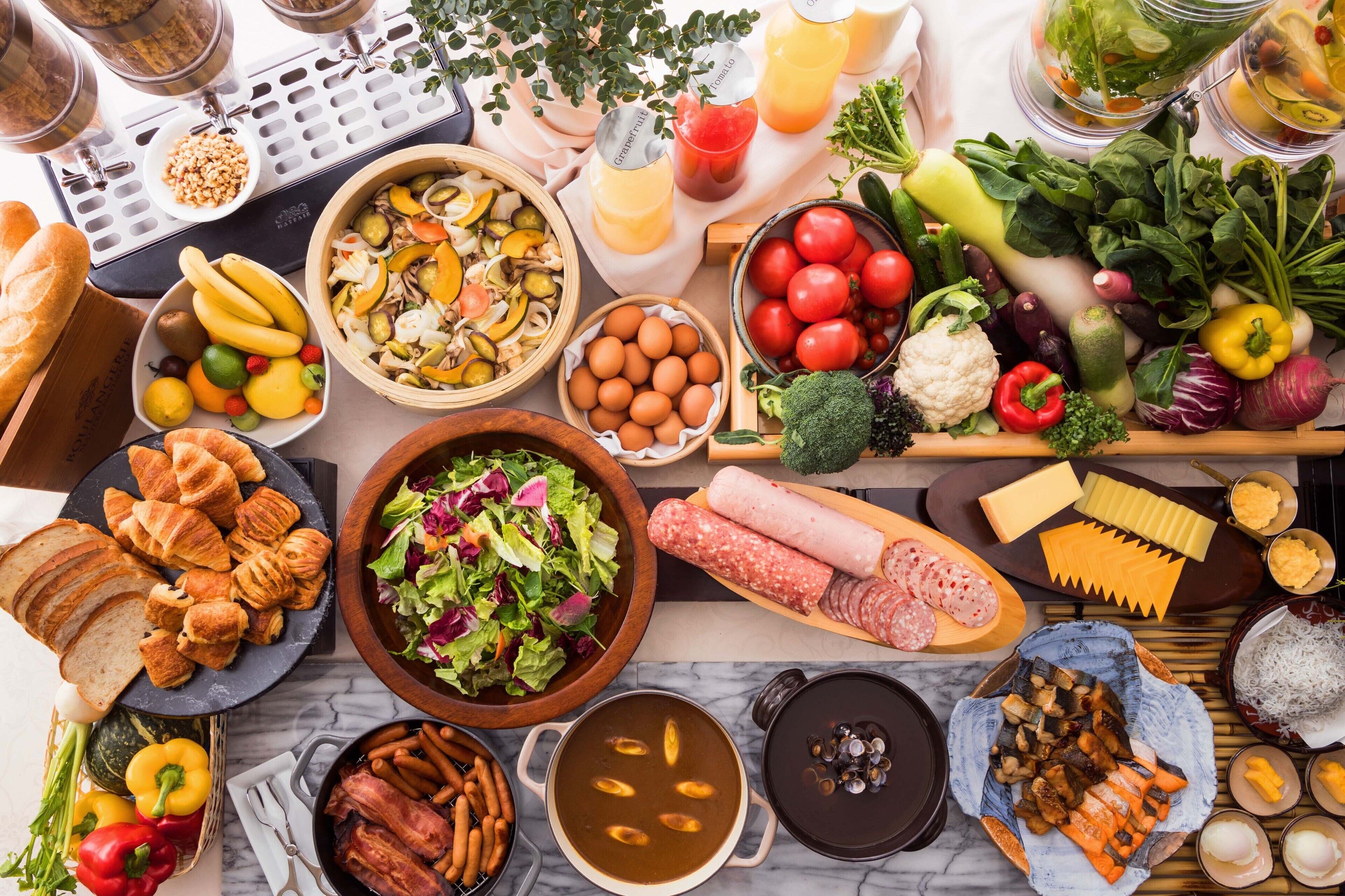 daily buffet breakfast (jpy 2800 per person)