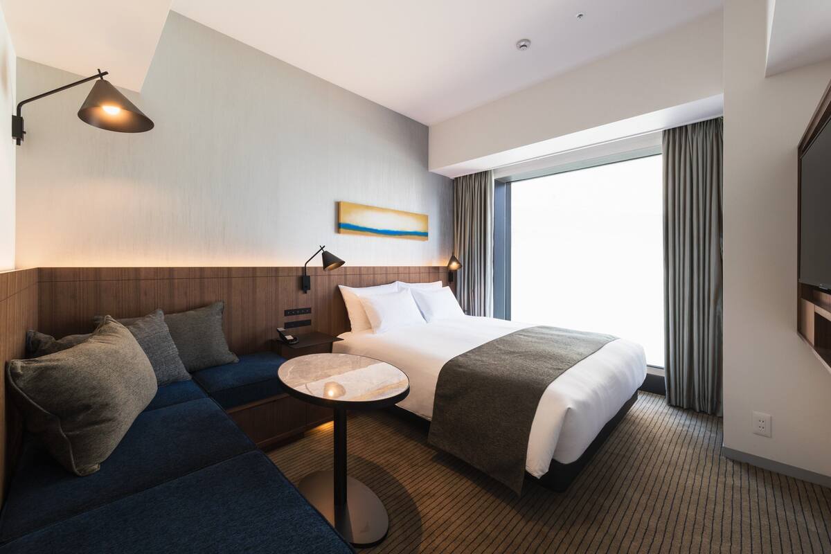Donsdekens, een gratis minibar, een kluis op de kamer