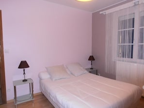 Blackout curtains, soundproofing, free WiFi, bed sheets
