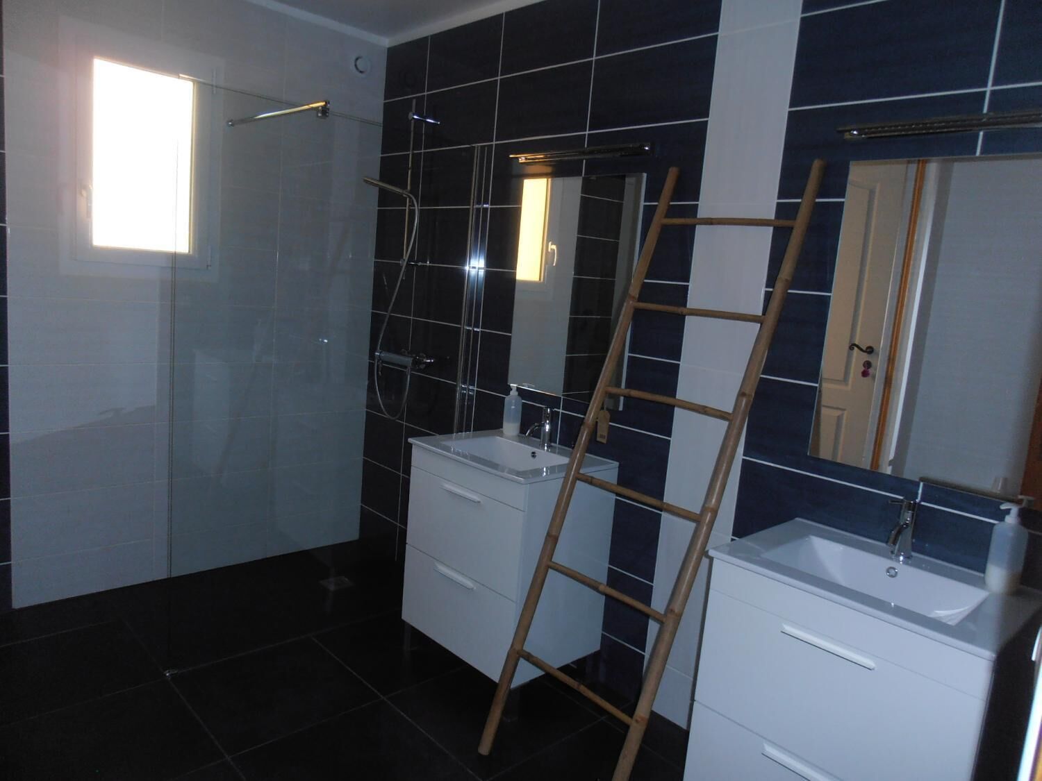 Shower, towels