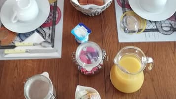 Café da manhã continental grátis