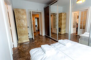Classic Apartment, 3 Bedrooms | Living area | TV - K&D Super Big Apartment 2 Krakow (Kraków)