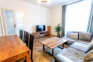 Classic Apartment, 3 Bedrooms | Living room | TV - K&D Super Big Apartment 2 Krakow (Kraków)