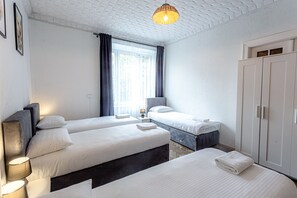 Classic Apartment, 3 Bedrooms | 3 bedrooms, iron/ironing board, free WiFi, bed sheets