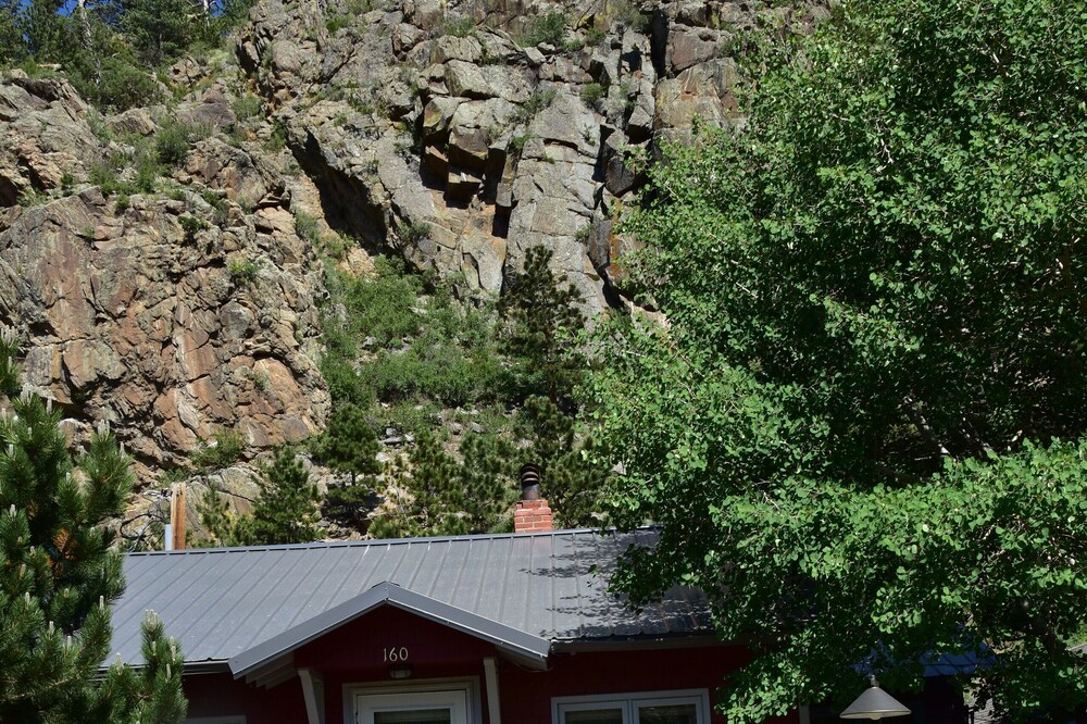 Vintage Cabin in Downtown Estes Park